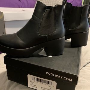 Women’s Black ankle platform booties size 7